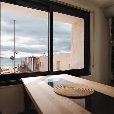 Terrasse Tropezienne شقة